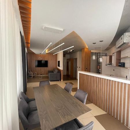 Leo Lux 1 Daire Ni Dış mekan fotoğraf