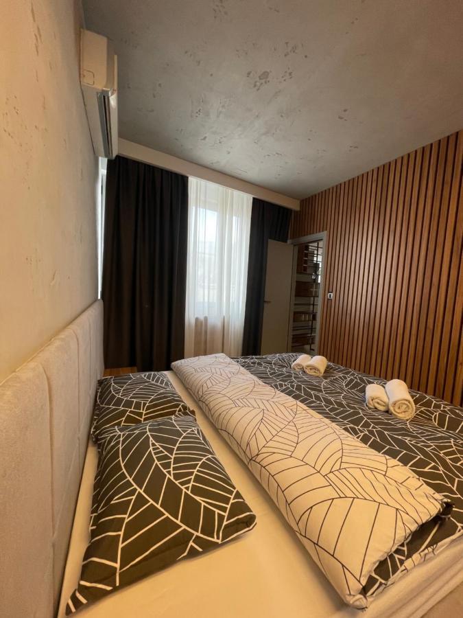 Leo Lux 1 Daire Ni Dış mekan fotoğraf