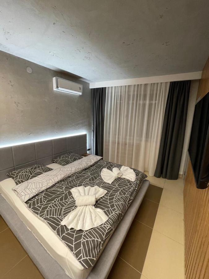 Leo Lux 1 Daire Ni Dış mekan fotoğraf