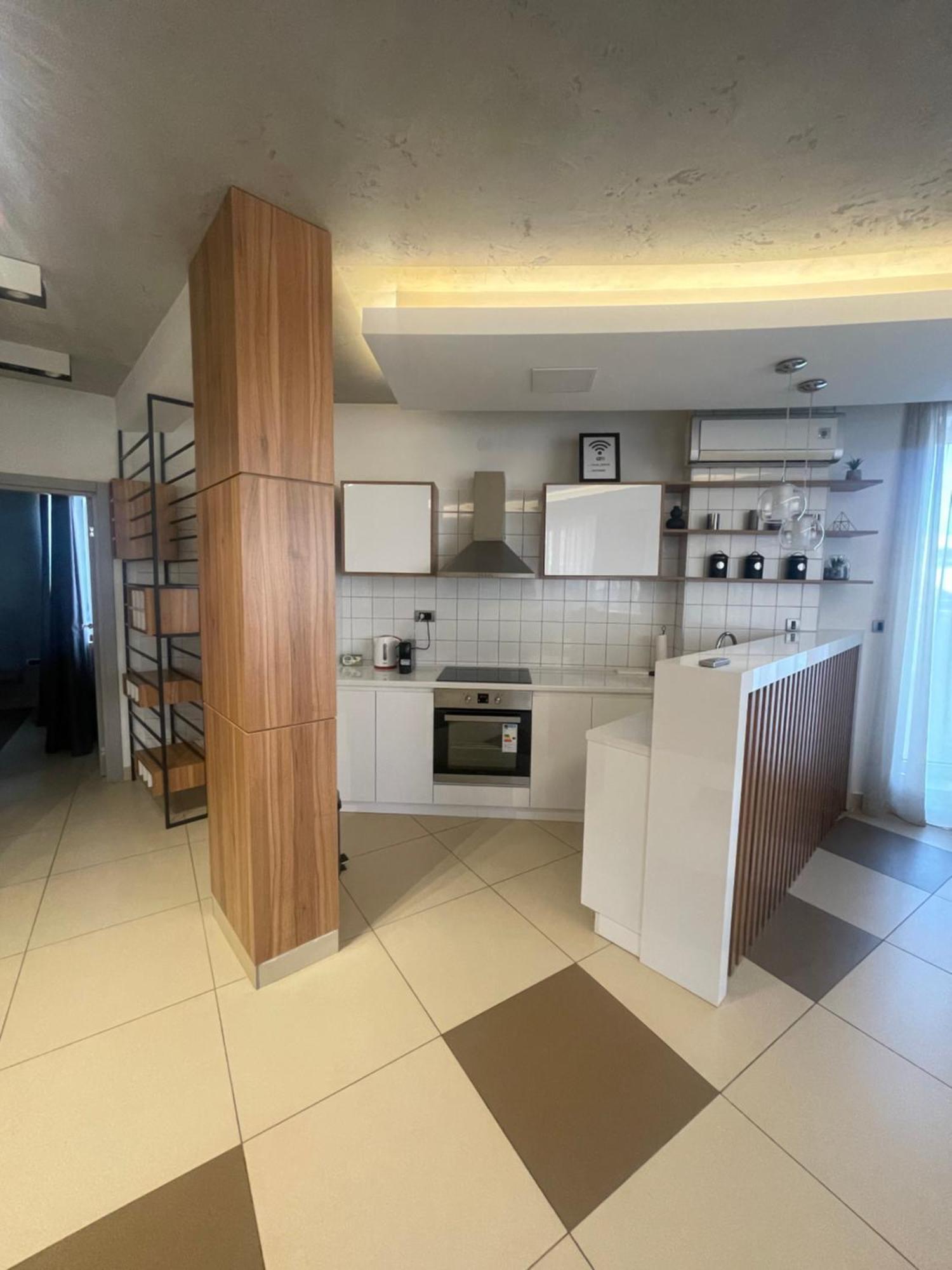 Leo Lux 1 Daire Ni Dış mekan fotoğraf